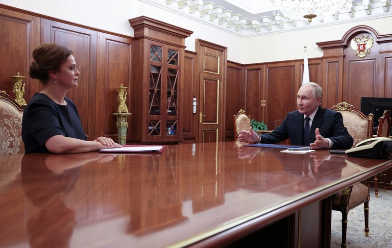 Putin continuă epurările în Ministerul Apărării. A demis patru miniștri adjuncți și a numit o rudă pe un post vacant