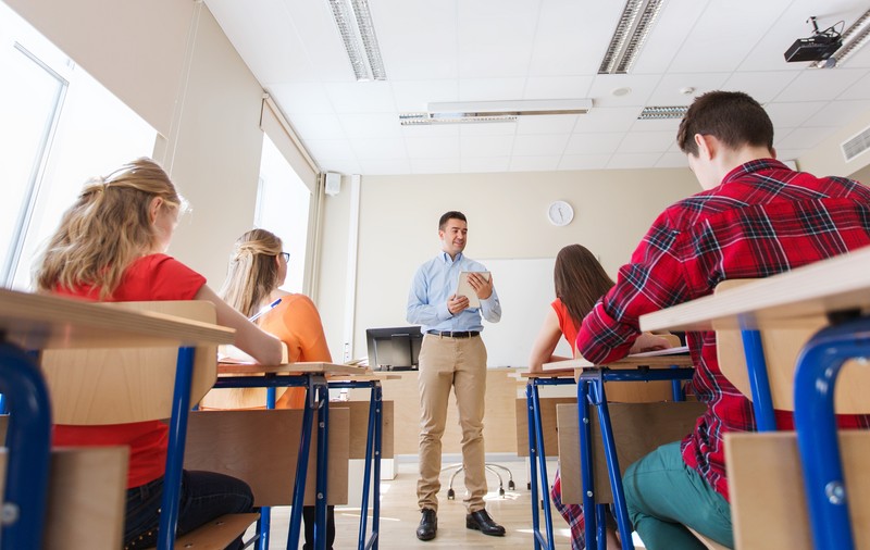 Tabăra contra orelor de educație sexuală în școli își explică argumentele: „Conținutul trebuie redat de părinți”