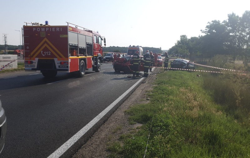 Accident mortal pe E70, între Alexandria și Vitănești. Două mașini făcute praf, un șofer a decedat pe loc