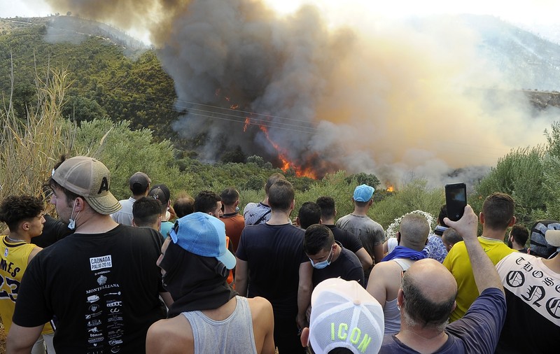Algeria a condamnat la moarte 49 de oameni implicați în linșajul unui pictor acuzat pe nedrept că a provocat incendii
