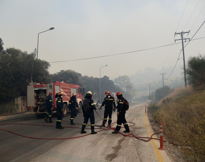 Incendiu puternic în peninsula grecească Peloponez. Locuitorii din patru sate, evacuați