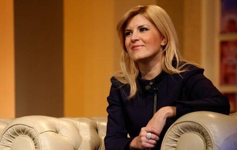 Elena Udrea: ”Am scăpat de trădători. Jalnic spectacol au oferit cei care s-au culcat seara PDL-işti şi s-au trezit USL-iști! Cât lichelism!”