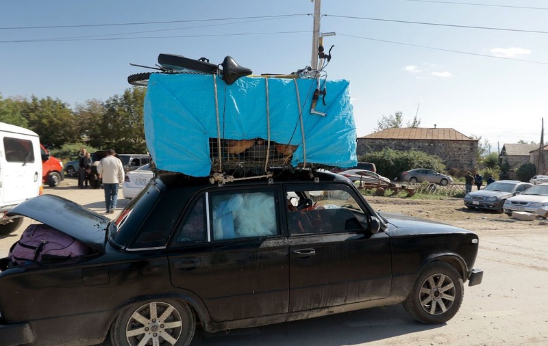 O echipă ONU a ajuns pentru prima dată în ultimii 30 de ani în Nagorno-Karabah. Etnicii armeni continuă să părăsească regiunea