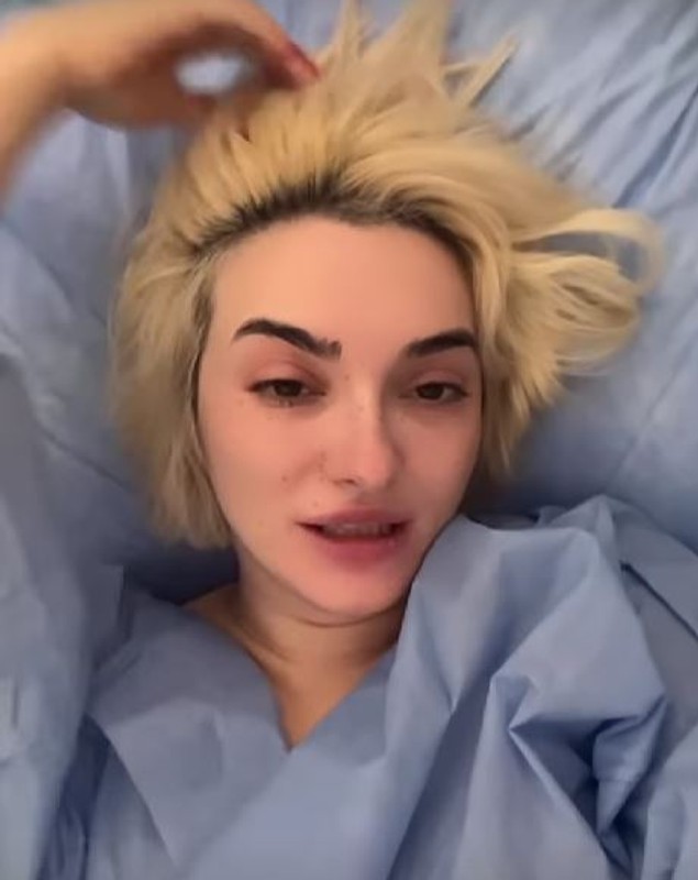 Ana Morodan, o nouă intervenție estetică: „Am abdomen, chiar lucrat și sculptat, am și nasul pe sus...”