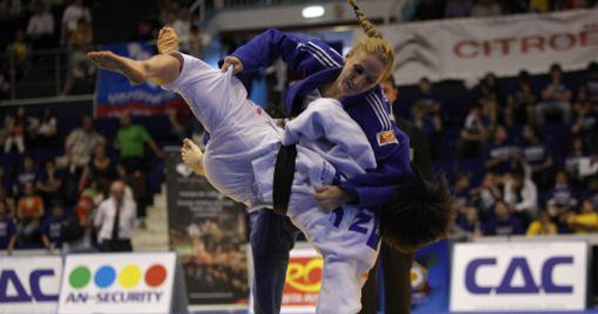 Monica Ungureanu şi Larisa Florian , medaliat cu bronz la Dusseldorf