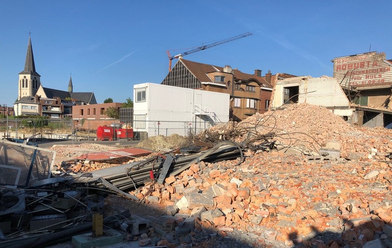 Doi români care demolau case în Belgia au fost arestați și sunt acuzați de „trafic de ființe umane prin exploatare”