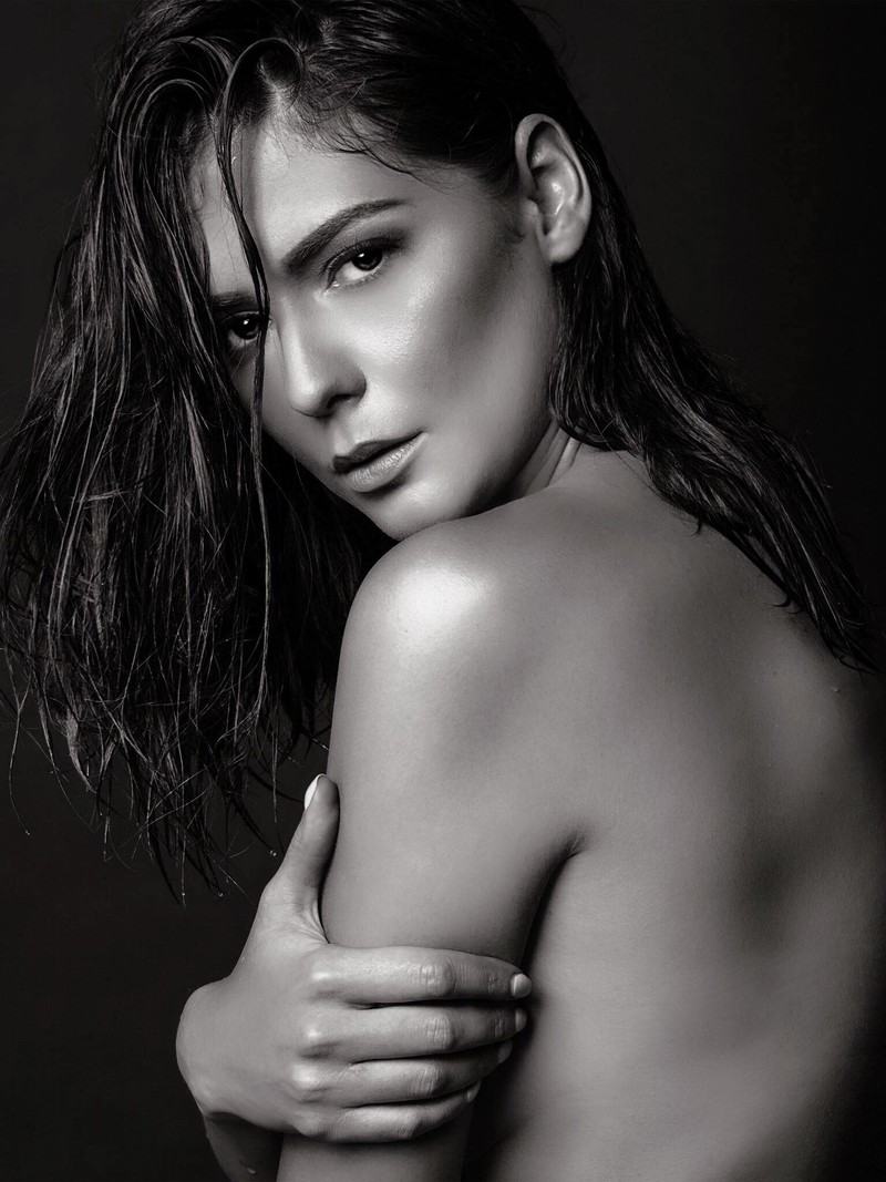 Eliza Măgureanu lucrează ca model în Shanghai
