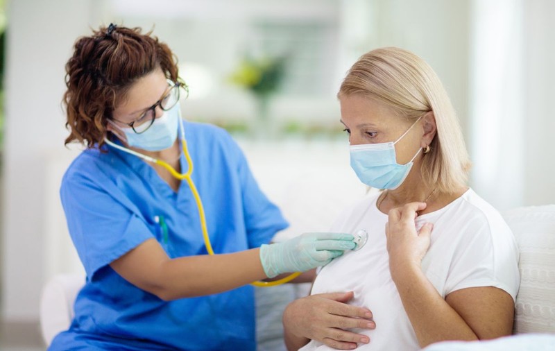 De ce unii pacienți cu COVID-19 suferă de oboseală cronică chiar și după multe săptămâni de la infectare