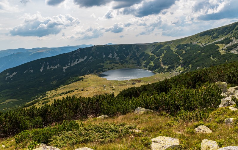 Lacul Zănoaga – cum ajungi la cel mai adânc lac glaciar din România