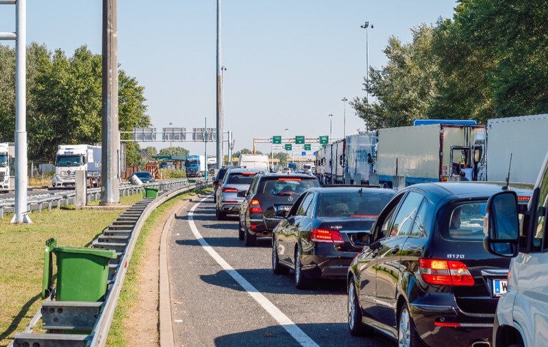 O țară din Europa le interzice șoferilor de TIR să circule cu vehicule mai mari de 7,5 tone între 3-6 aprilie 2026