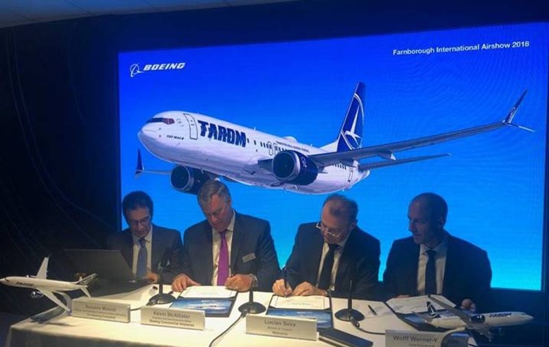 TAROM cumpără cinci aeronave Boeing noi. Contractul, semnat la Londra în prezența lui Lucian Șova / FOTO