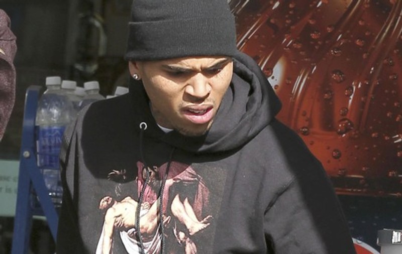 Chris Brown, noi probleme din cauza COMPORTAMENTULUI VIOLENT! S-a bătut cu bodyguardul său în avion, apoi l-a dat jos!