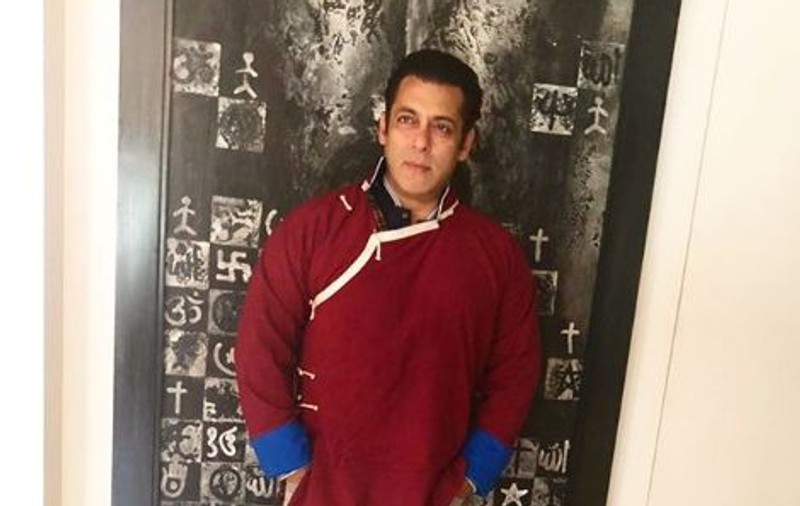 Cu ce frumuseți a umblat Salman Khan înainte de Iulia Vântur. Femei numai una și una | FOTO