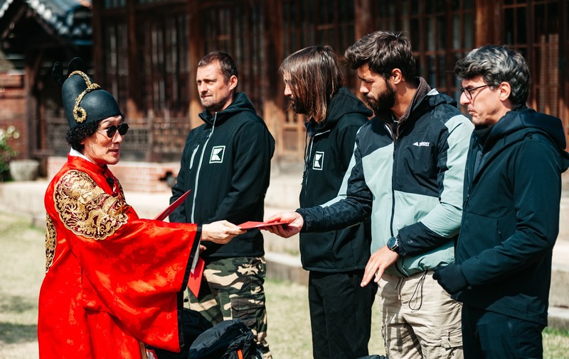 Asia Express, 9 noiembrie 2025. Cine a câștigat ultima amuletă de pe Drumul Eroilor