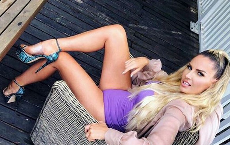 Andreea Bănică, probleme  cu sora sa. "O săptămână m-a bătut la cap"