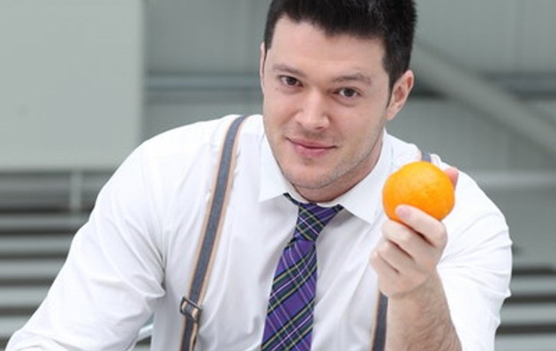 Victor Slav, UN ADEVĂRAT EXPERT ÎN BUCĂTĂRIE! Vezi CU CE O RĂSFAŢĂ pe Bianca Drăguşanu! 