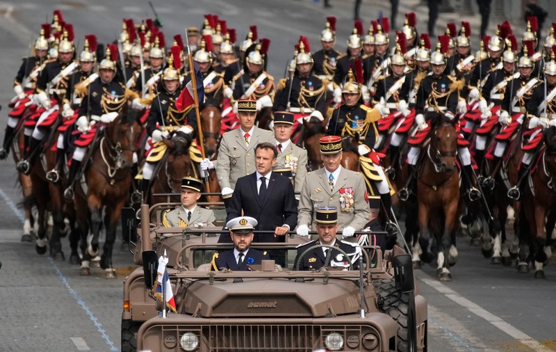 Imagini de la parada de Ziua Franței. Defilare pe Champs-Élysées cu măsuri de securitate sporite, după tensiunile recente