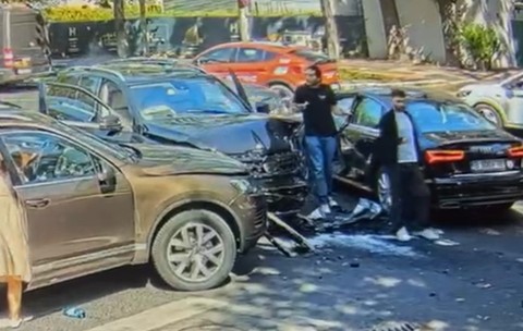 Toto Dumitrescu, fiul lui Ilie Dumitrescu, la câteva secunde după accidentul din Primăverii
