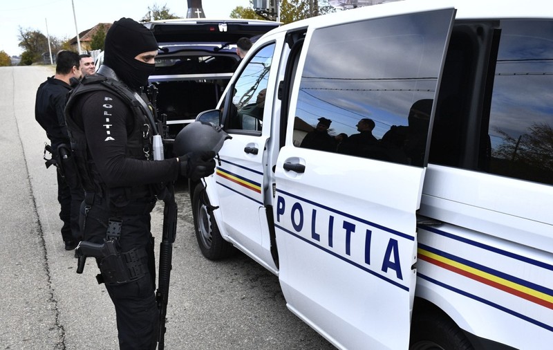 Noi detalii în cazul adolescentei de 12 ani care a fost sechestrată într-un apartament din București. Individul și victima au vorbit anterior pe o rețea de socializare