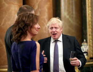 Klaus și Carmen Iohannis împreună cu premierul britanic, Boris Jonhson (Sursă foto: EPA)