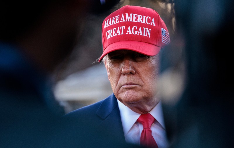 Certurile dintre influenceri declanșează o prăbușire totală a MAGA. Dezintegrarea Coaliției Trump