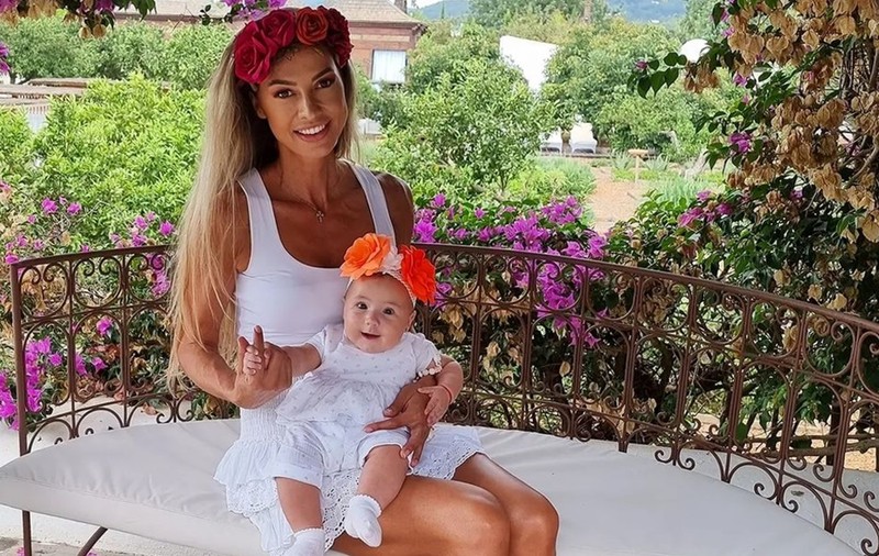 Claudia Neghină și-a botezat fetița în Ibiza. Fotomodelul a făcut primele declarații. „A fost ceva restrâns”