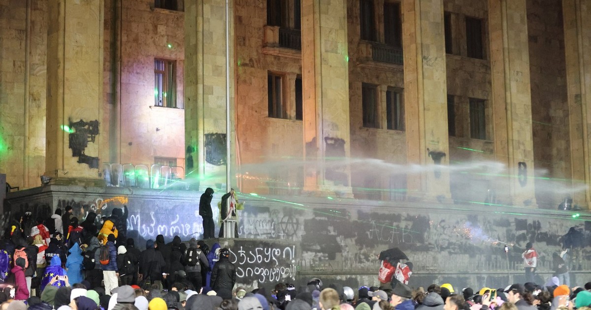 Proteste la Tbilisi pentru menținerea cursului occidental Foto: Profimedia