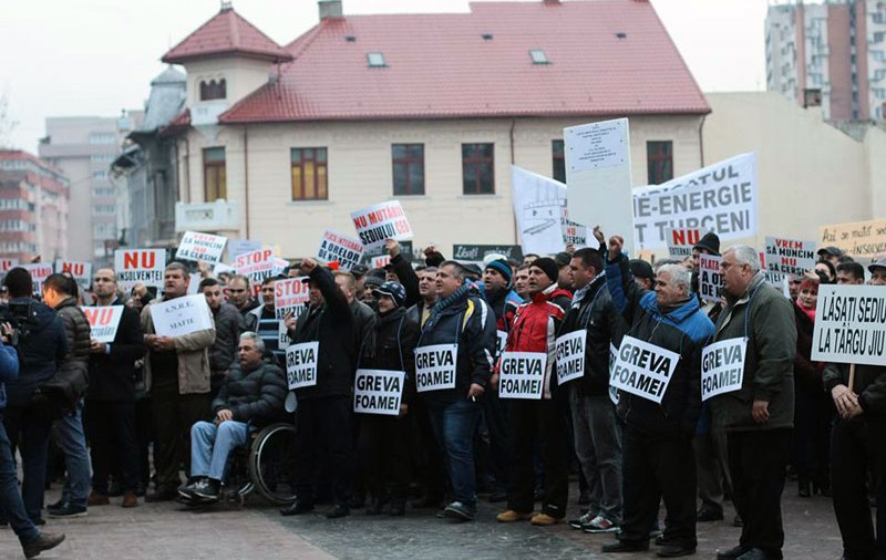 Un politician român ameninţă cu greva foamei!