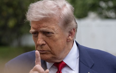 Statele Unite au scos în secret 100 de milioane de barili de petrol din Strâmtoarea Ormuz, susține Donald Trump