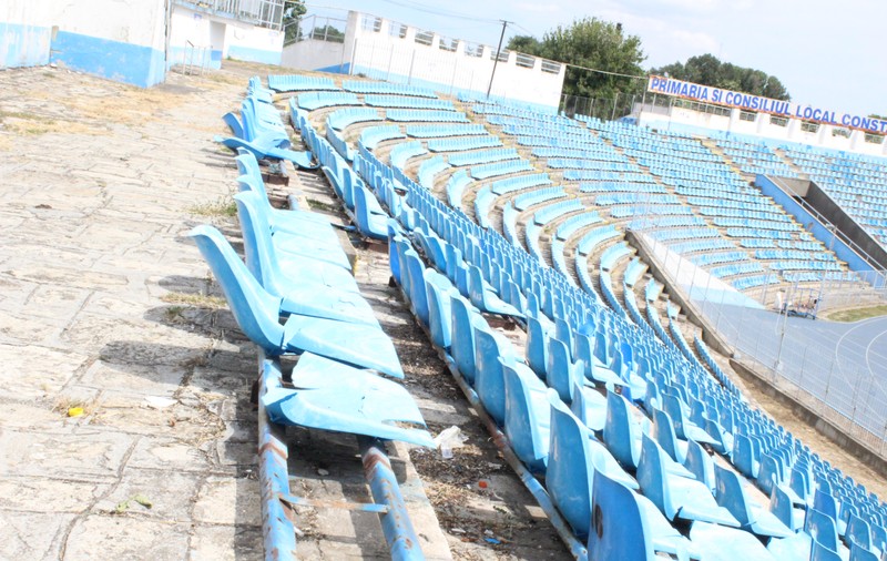 Supercupa de pe 8 iulie, pe un stadion ca după bombardament / FOTO