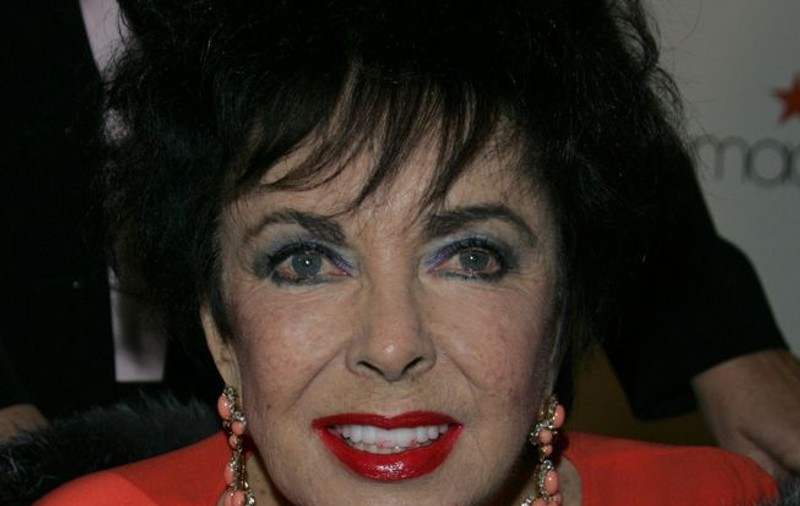 Elizabeth Taylor va suferi o operaţie pe cord deschis