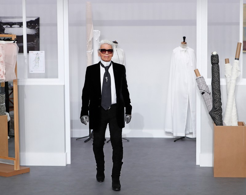 FOTO | Karl Lagerfeld a murit. Designerul casei Chanel s-a stins la 85 de ani