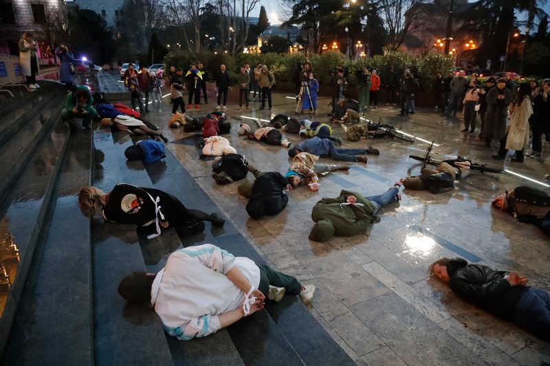 Protest în Tbilisi față de civilii uciși în Bucha. Foto: EPA