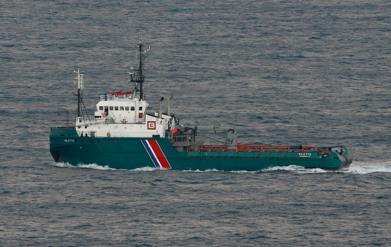 Cinci marinari români au picat în mâinile piraţilor somalezi