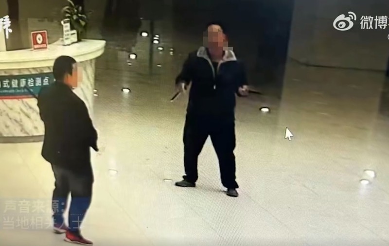 Atac cu cuțitul într-un spital din China, soldat cu cel puțin doi morți și 21 de răniți. Motivul atacului, necunoscut