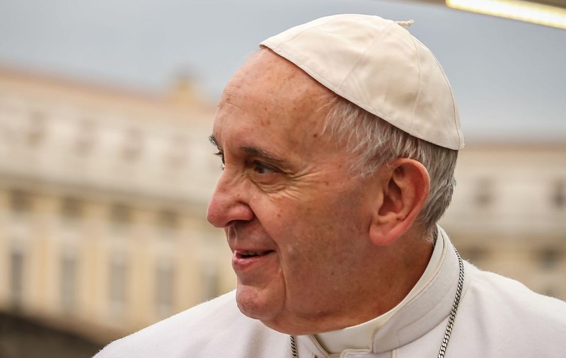 Papa Francisc, așezat în sicriu pentru a fi dus în Bazilica Sf. Petru: Vaticanul a publicat imagini cu acesta