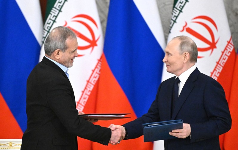 Decizia luată de președintele Iranului după ce Vladimir Putin a întârziat timp de o oră la întâlnire, la Kremlin