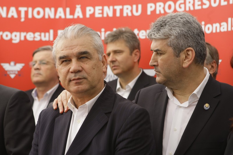 Anghel Iordănescu, alături de un prieten drag, Gabi Oprea (dreapta), de care-l leagă și multe interese