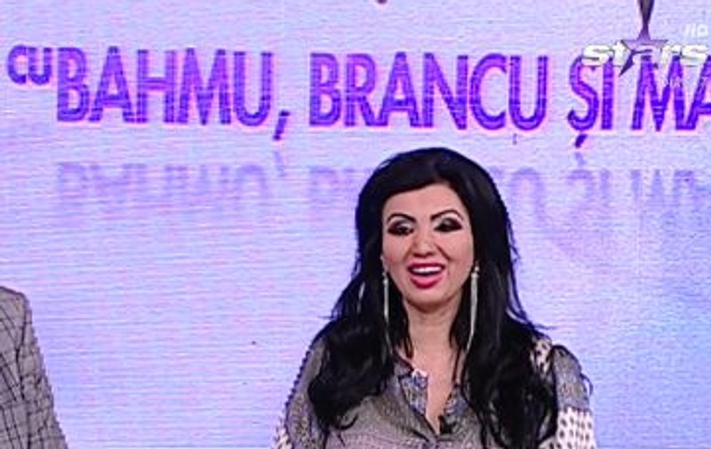 Adriana Bahmuțeanu, despre operațiile estetice pe care le-a făcut. A venit cu tuburile de dren pe sub rochie