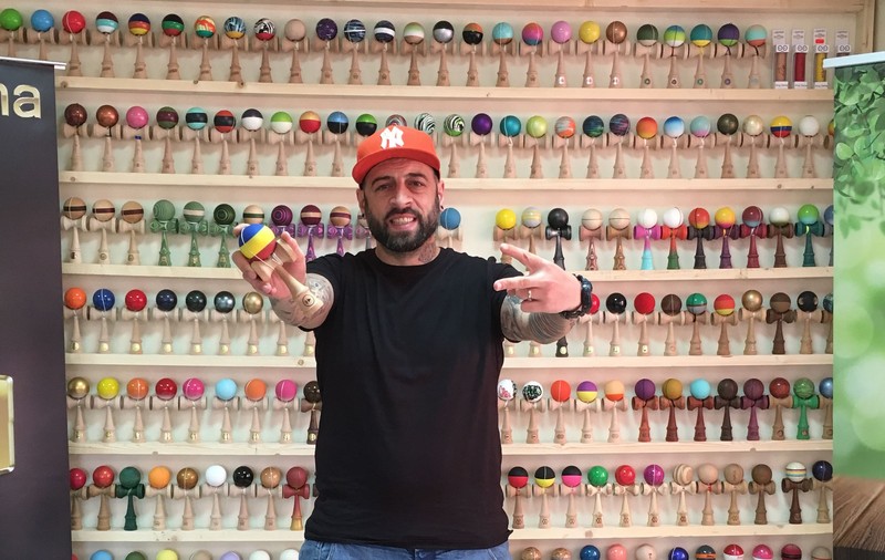 CRBL a dat lovitura. Face echipă cu cel mai puternic brand de Kendama din lume