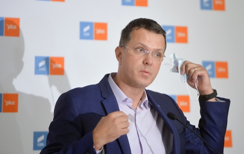USR îi cere lui Nicolae Ciucă să anunțe planul pentru tăierea pensiilor speciale până pe 31 decembrie
