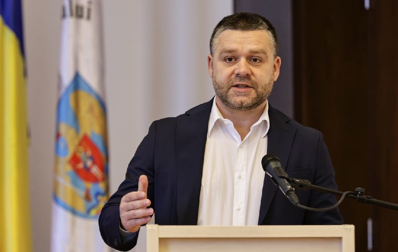Aproape 800 de locuri de muncă vor fi desființate la Primăria București. Ciprian Ciucu: „Orașele se schimbă”