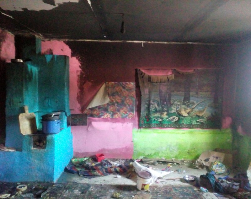 FOTO| Doi copii mici din județul Vaslui, răniți grav într-un incendiu izbucnit în locuință. Micuții erau singuri acasă