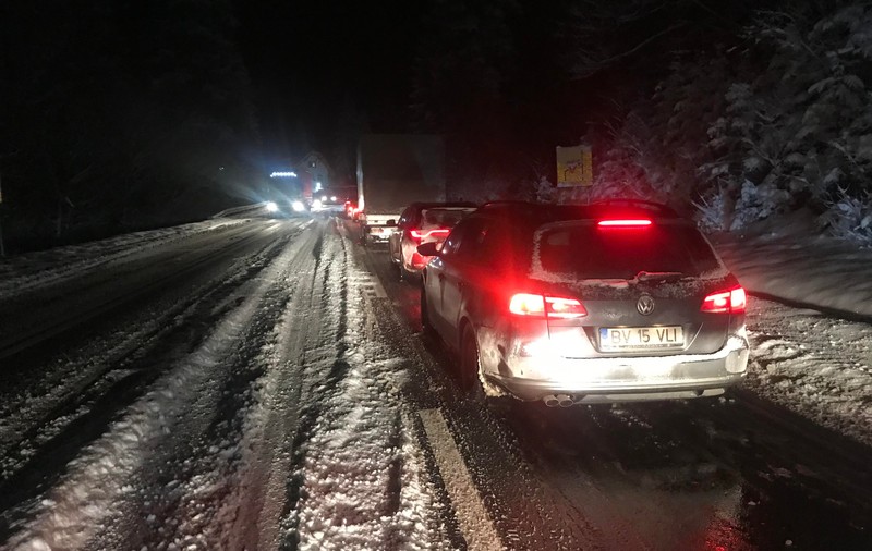 Trafic îngreunat pe Valea Prahovei. 20 de kilometri străbătuți în mai mult de două ore și jumătate