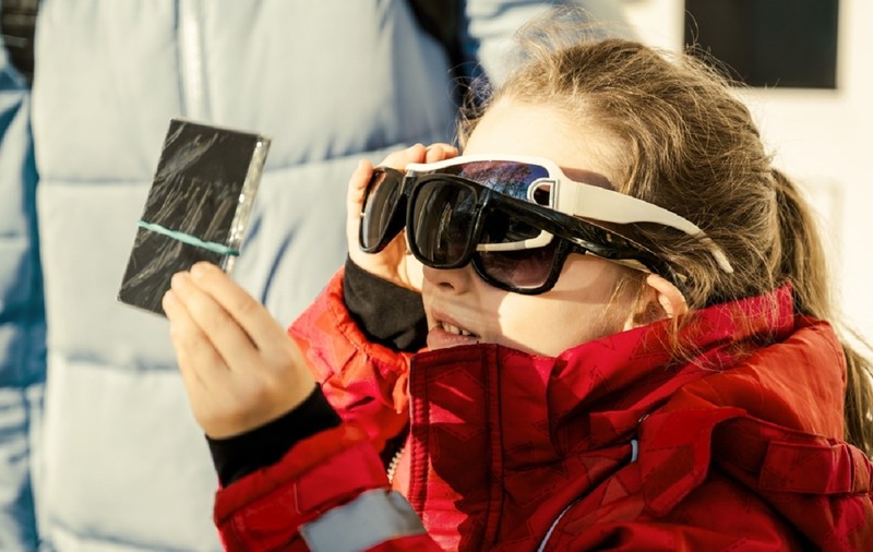 Eclipsă parțială de Soare – 29 martie 2025. Cum ne influențează şi de unde poate fi observată