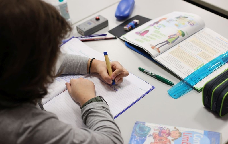 După ce a spus că nu sunt bani pentru profesori, Daniel David, a finanțat cu 207 milioane de lei un proiect de testare a elevilor