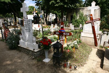 Pe Aleea Artiștilor de la Bellu se află mormintele multor personalități