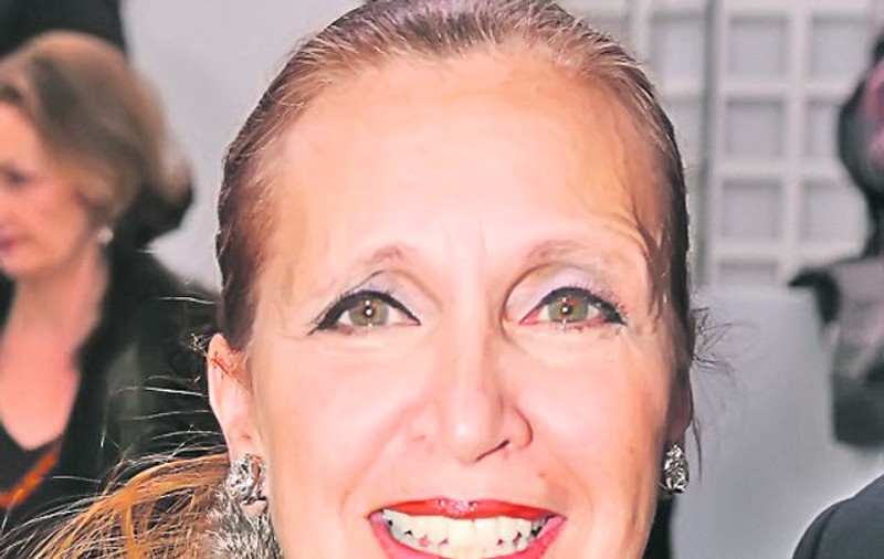 Revista Libertatea pentru femei vă propune astăzi romanul «Conacul», o carte marca Danielle Steel