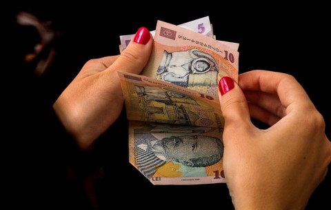 Magazinele cu produse „de la 1 leu” și „sub 5 lei” se extind în România, în timp ce inflația crește. Cele 3 nume care se bat cu Pepco și Sinsay