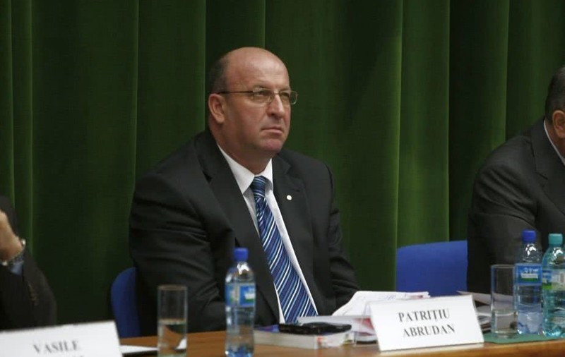 Cine nu este cu Burleanu plătește. Patrițiu Abrudan, amendat 5.000 de lei de CD a FRF, după ce a fost scos de pe lista observatorilor UEFA